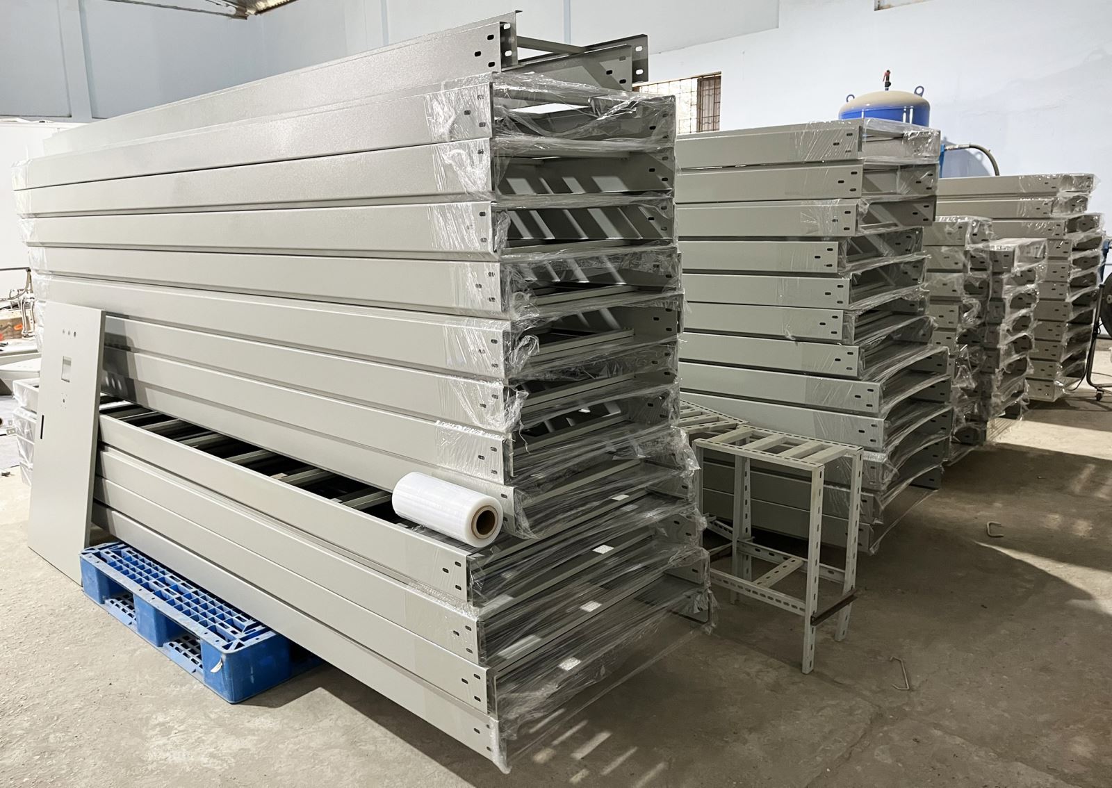 Cáp Ladder Cho Hệ Thống Điện M&E
