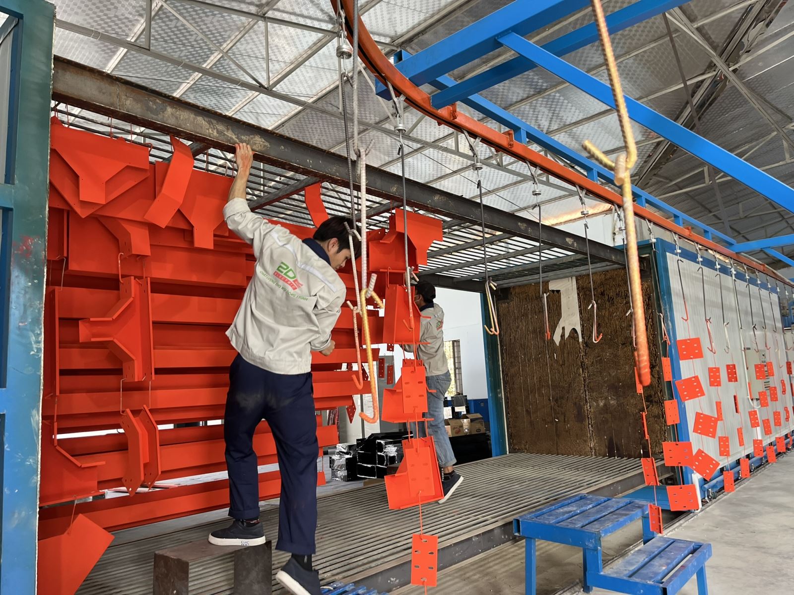 Các Loại Máng Cáp Theo Vật Liệu Phổ Biến Hiện Nay