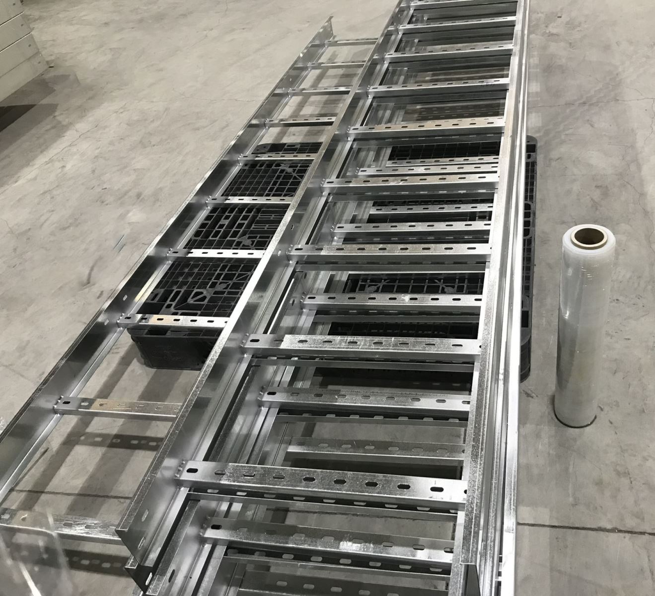 Thang Cáp Điện Chịu Tải Trọng Lớn Trong Công Nghiệp