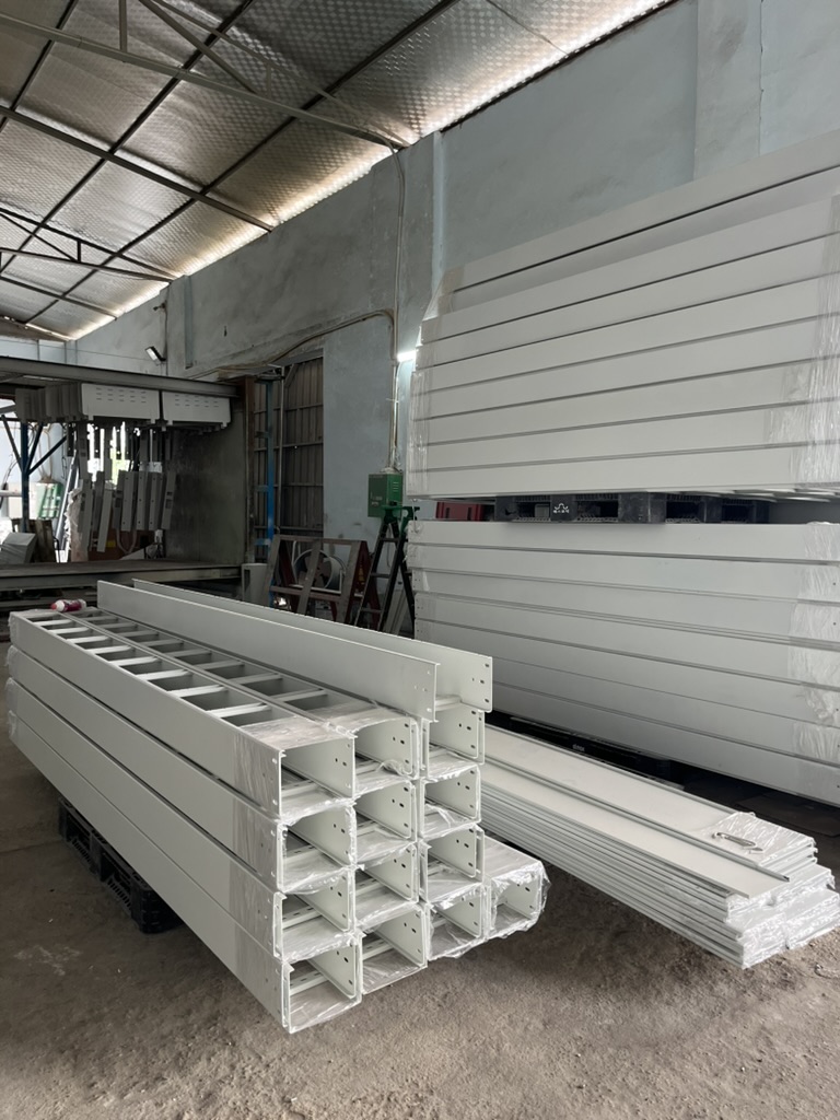 Thang Cáp Điện Sơn Tĩnh Điện Cho Nhà Xưởng