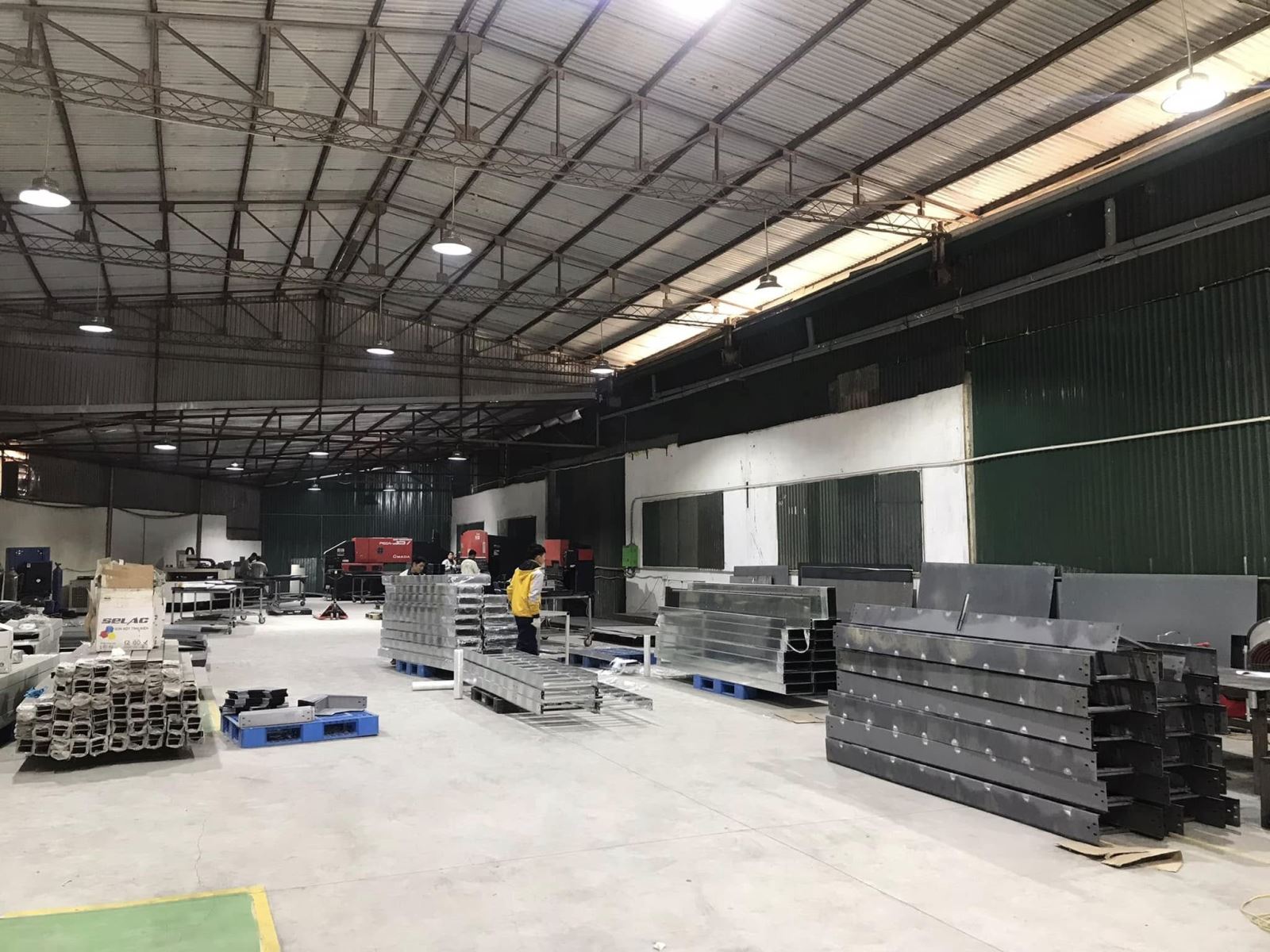 Mặt bằng nhà máy 2DE được tổ chức khép kín, tối ưu luồng sản xuất từ nguyên liệu đến thành phẩm