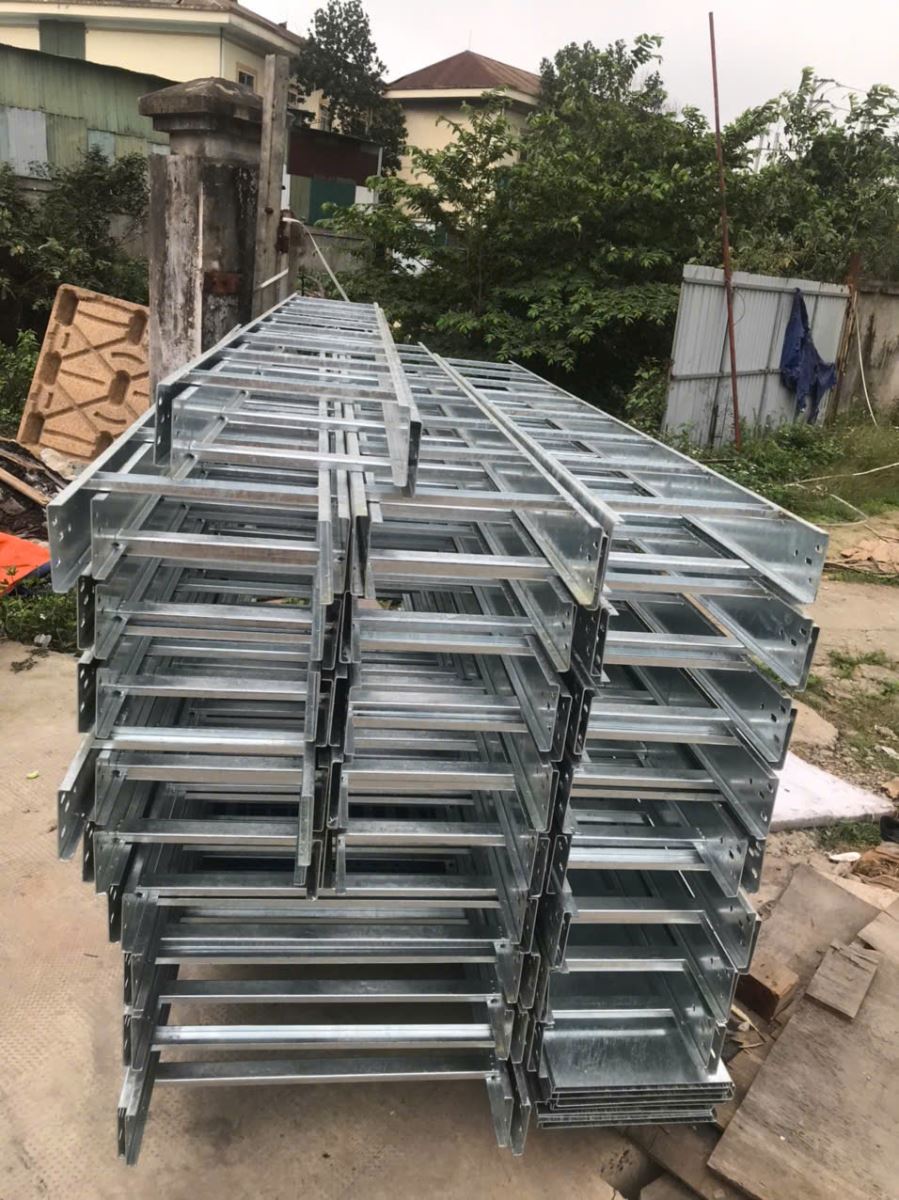  thang cáp mạ kẽm nhúng nóng đạt chuẩn với lớp vân kẽm sáng bóng
