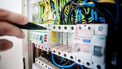 Những phụ kiện tủ điện công nghiệp quan trọng không thể thiếu